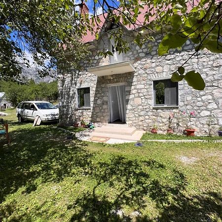 Bed and Breakfast Bujtina Milani à Shkodër Extérieur photo