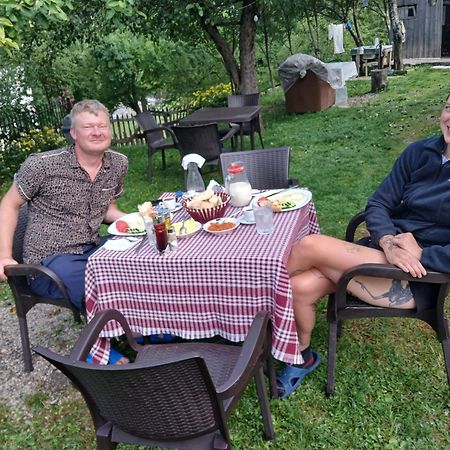 Bed and Breakfast Bujtina Milani à Shkodër Extérieur photo