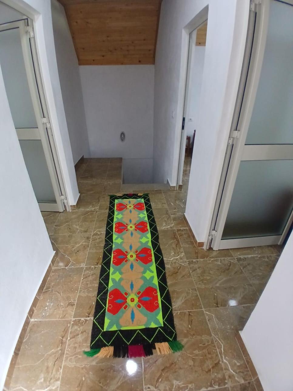 Bed and Breakfast Bujtina Milani à Shkodër Extérieur photo