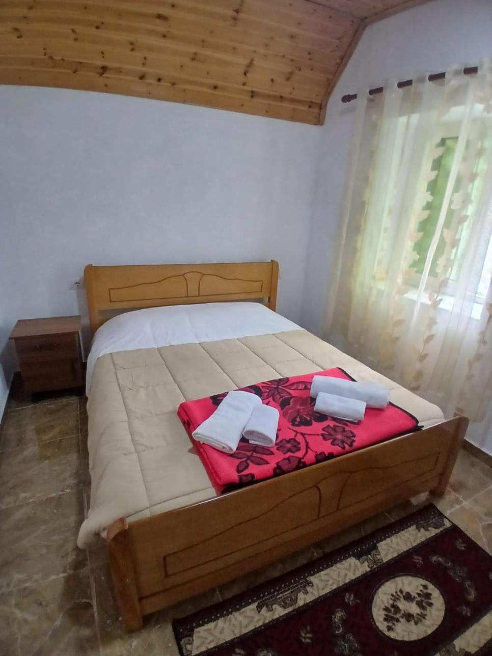 Bed and Breakfast Bujtina Milani à Shkodër Extérieur photo
