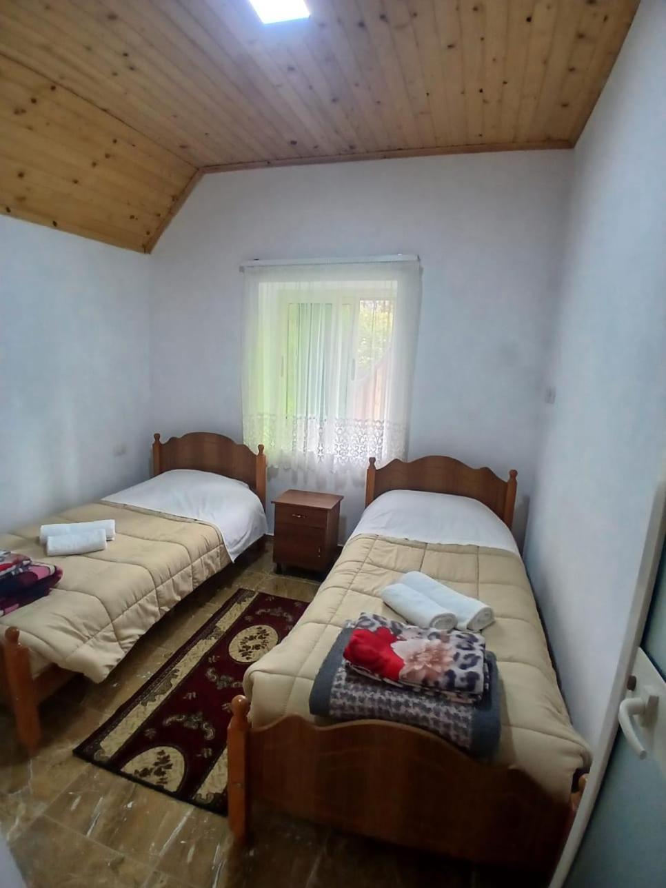 Bed and Breakfast Bujtina Milani à Shkodër Extérieur photo